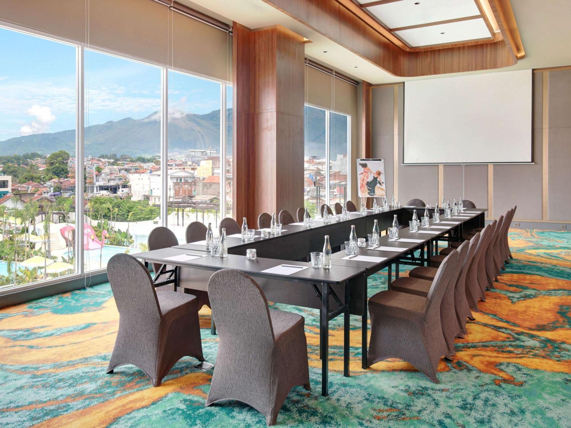 Mercure Garut City Center Екстер'єр фото